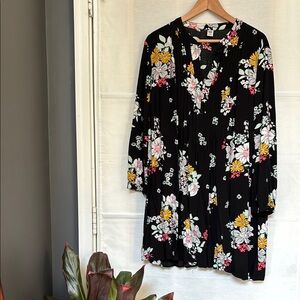 Old Navy • Floral Bishop Sleeve V-Neck Dress